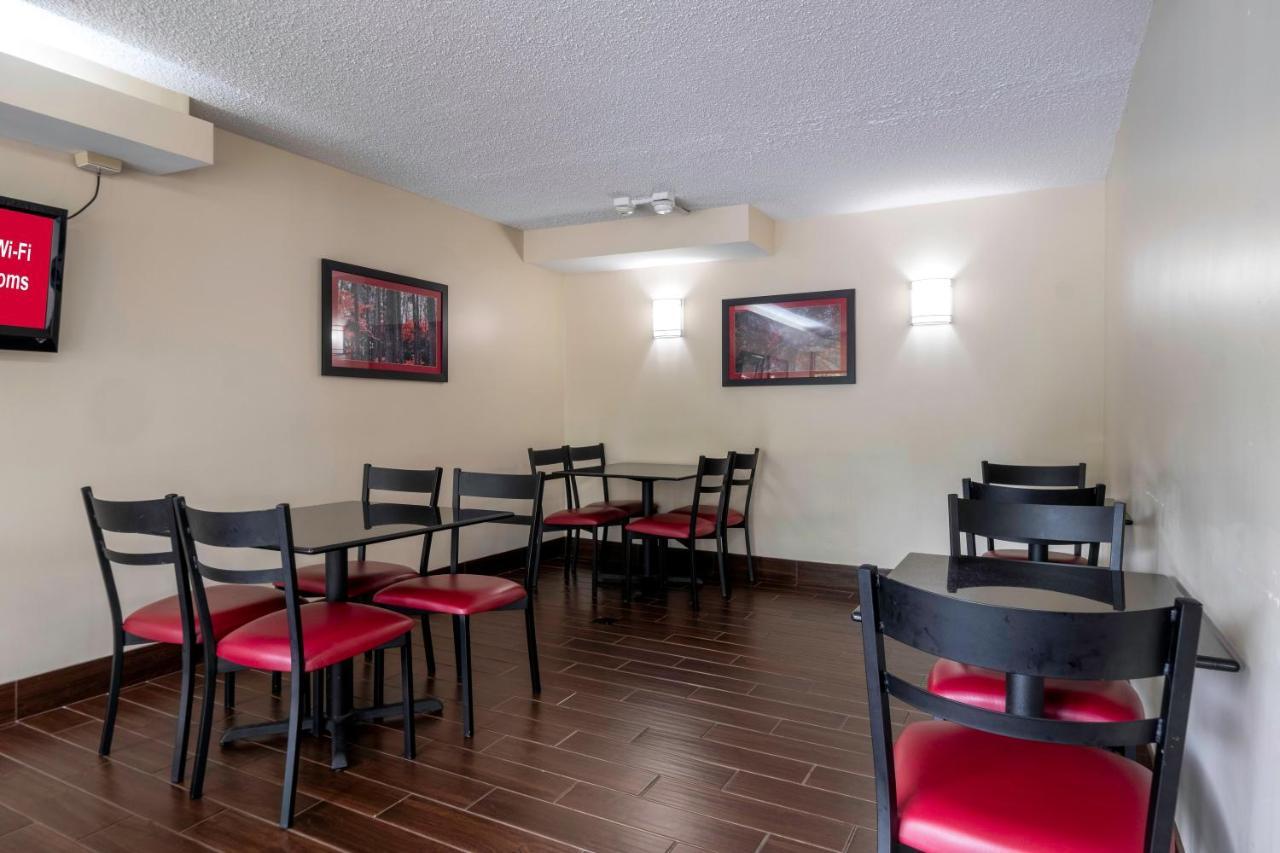 Red Roof Inn Charlottesville Exterior photo